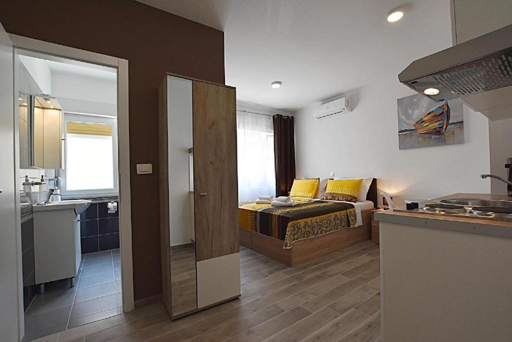 Ferienwohnung Roko & Borna Self Check - In Zadar Exterior foto